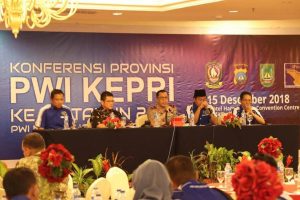 Diskusi Panel PWI Kepri