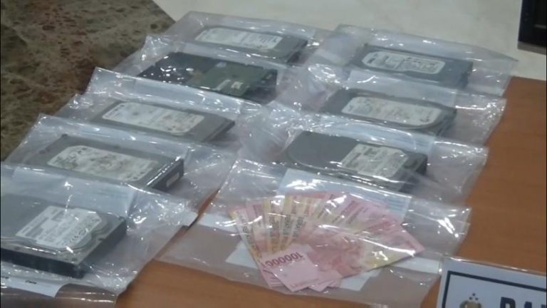 Barang Bukti Dari Tersangka ADC
