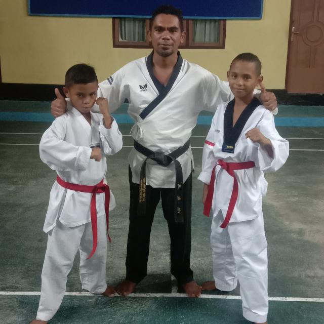 Pelatih Kepala Taekwondo Waskita Deninteldam XVI/Pattimura, Sertu Emanuel Buariat Silitubun